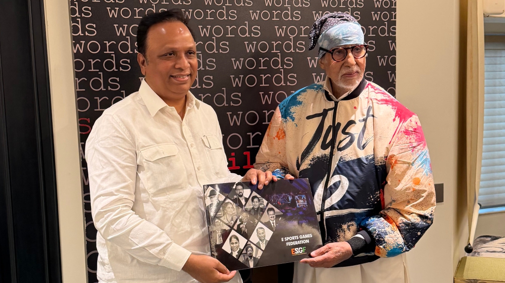 Mind Sports Association representatives meeting Amitabh Bachchan